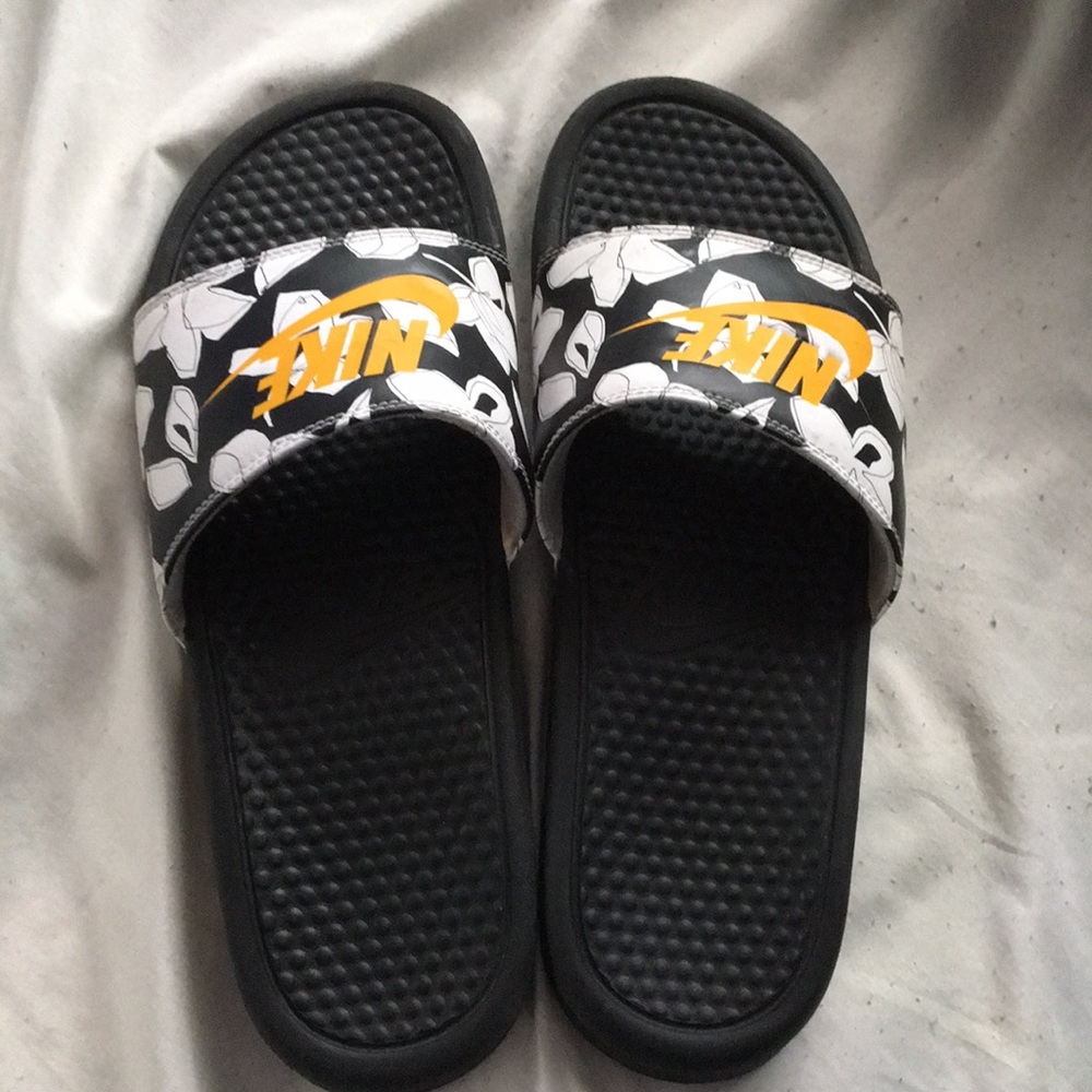 Nike slides